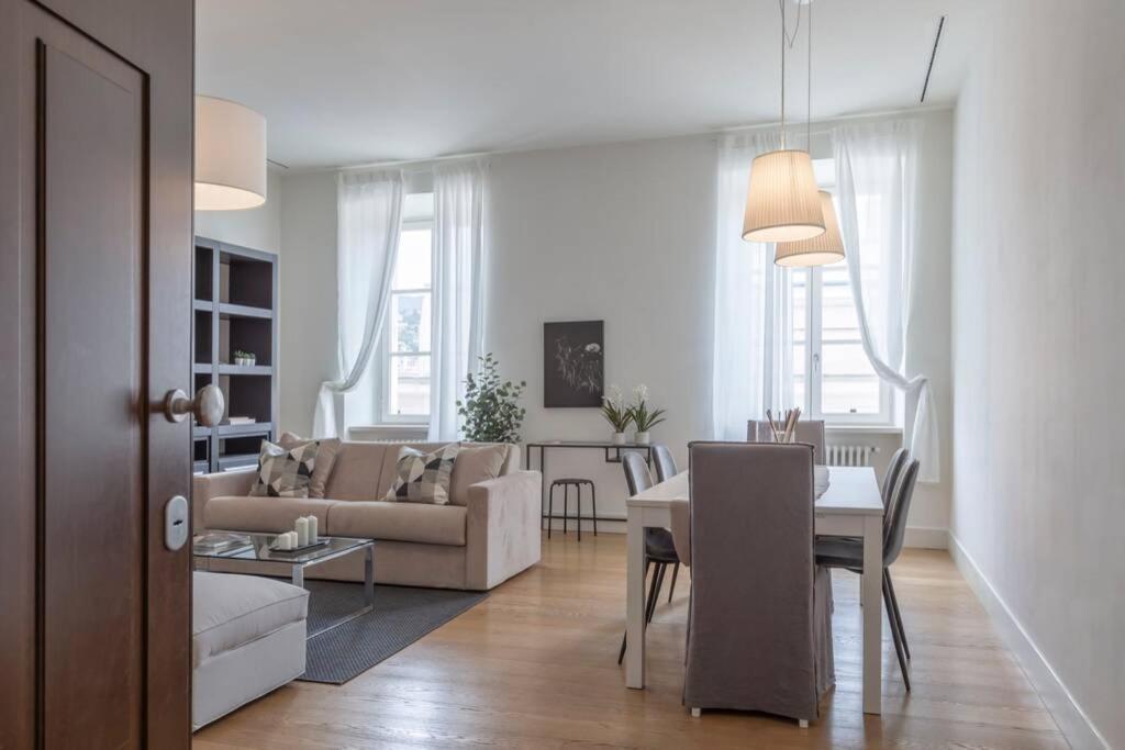 Palazzo Tergesteo Tirabora Suite Apartments Trieste Extérieur photo